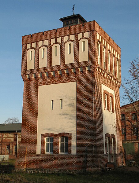 File:Schwante Wasserturm.jpg